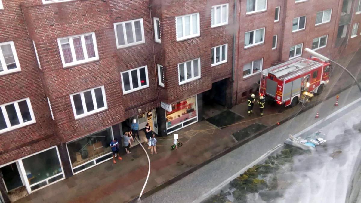 Unwetter, Hamburg, Bezirk Bergedorf, Bergedorf-Süd, Starkregen, Gewitter, Regenfälle, Feuerwehr, Polizei, Einsätze