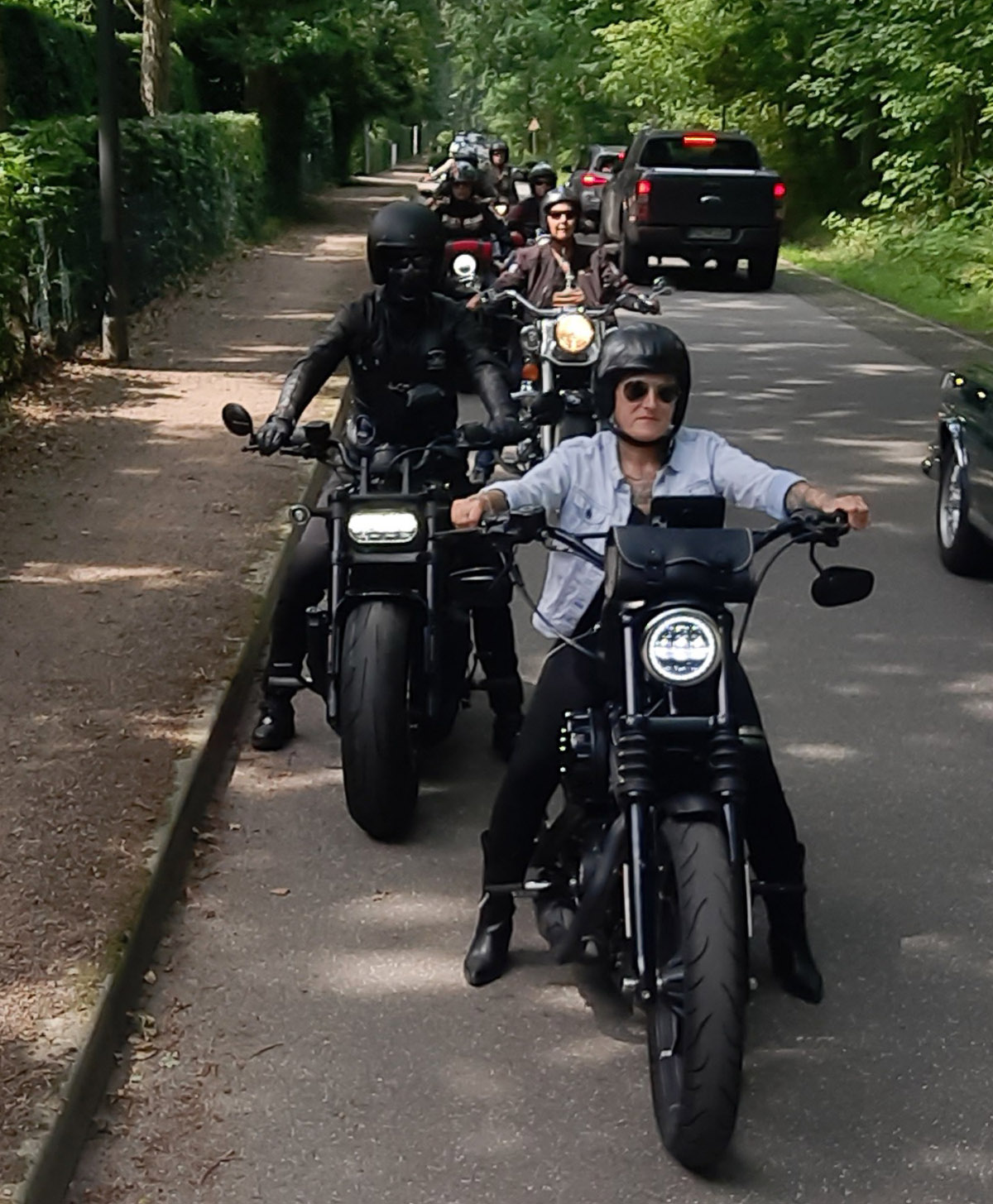 Harley Girls Europe, Bikerinnen, Hospiz Sternenbrücke, schöne Aktion, Spendenübergabe, Scheck überreichen, Motorräder, Frauen, schwerkranke Kinder und Jugendliche, Nachrichten, Hamburg