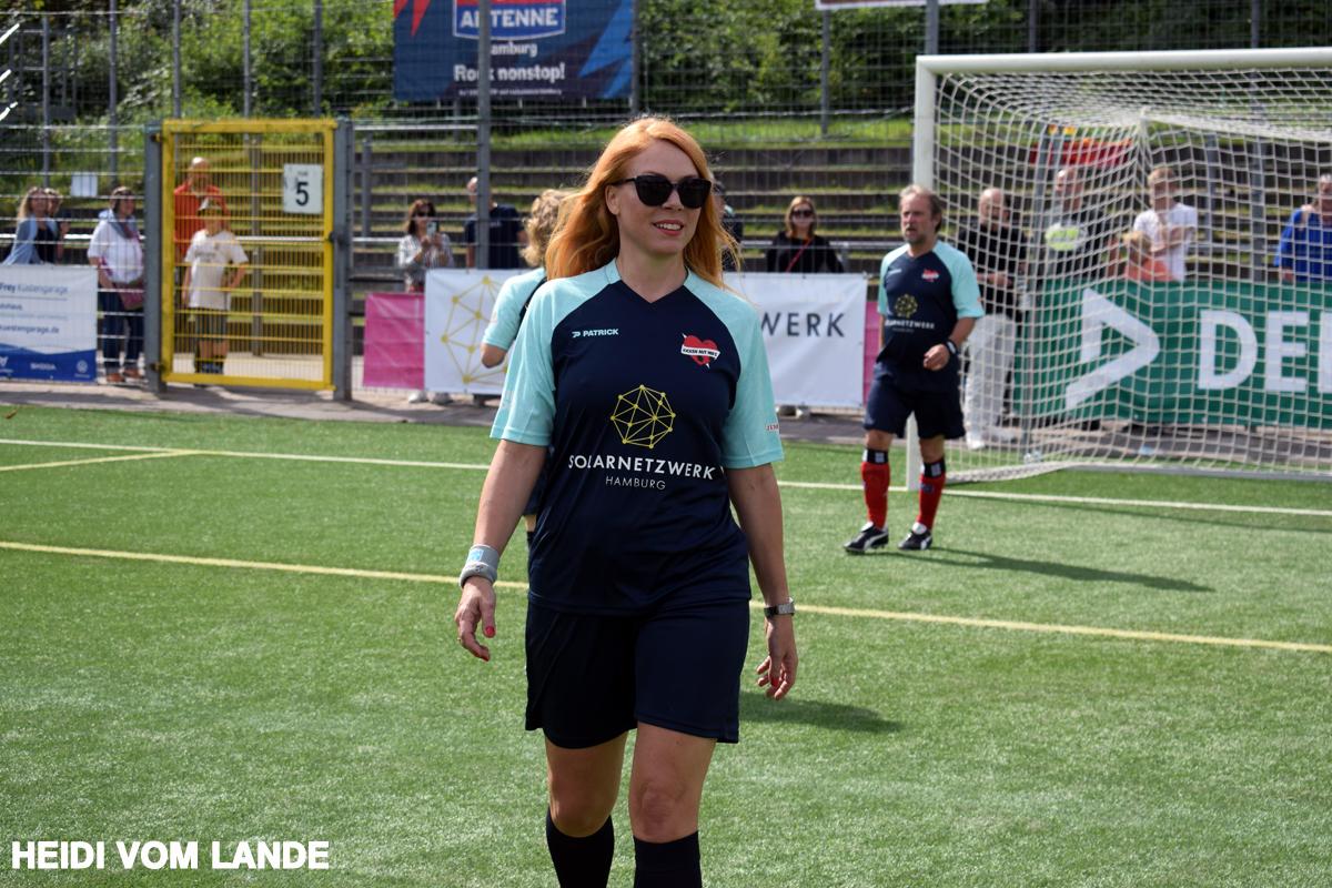 Kicken mit Herz, Prominente, Promis, UKE-Ärzte, Benefizspiel, Stadion Hoheluft,, Kinder Herz Medizin, Schauspielerin, Esther Roling