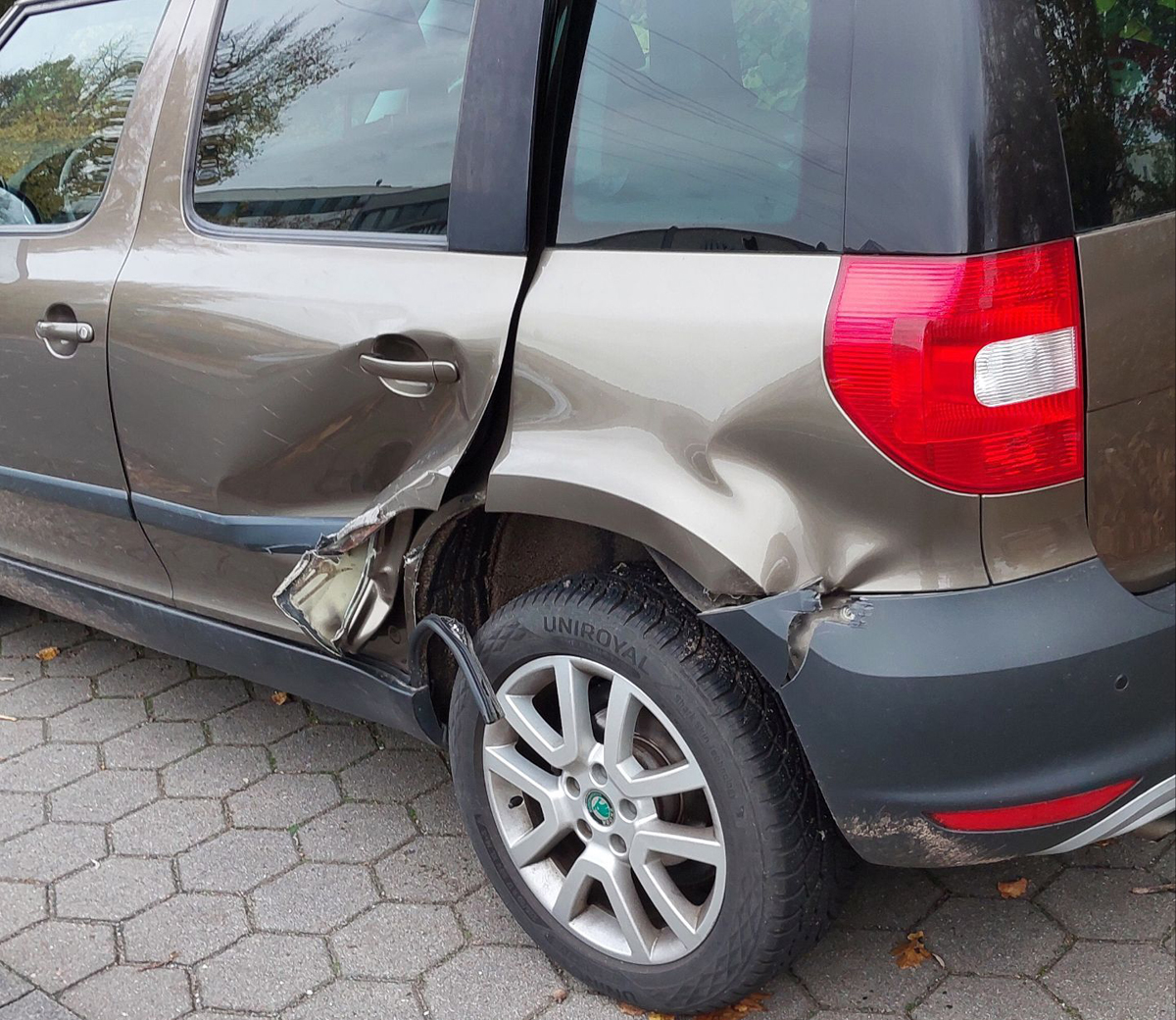 Unfallflucht, Fahrerflucht, Reinbek, Wentorf, Polizei, Zeugenaufruf, Skoda Yeti