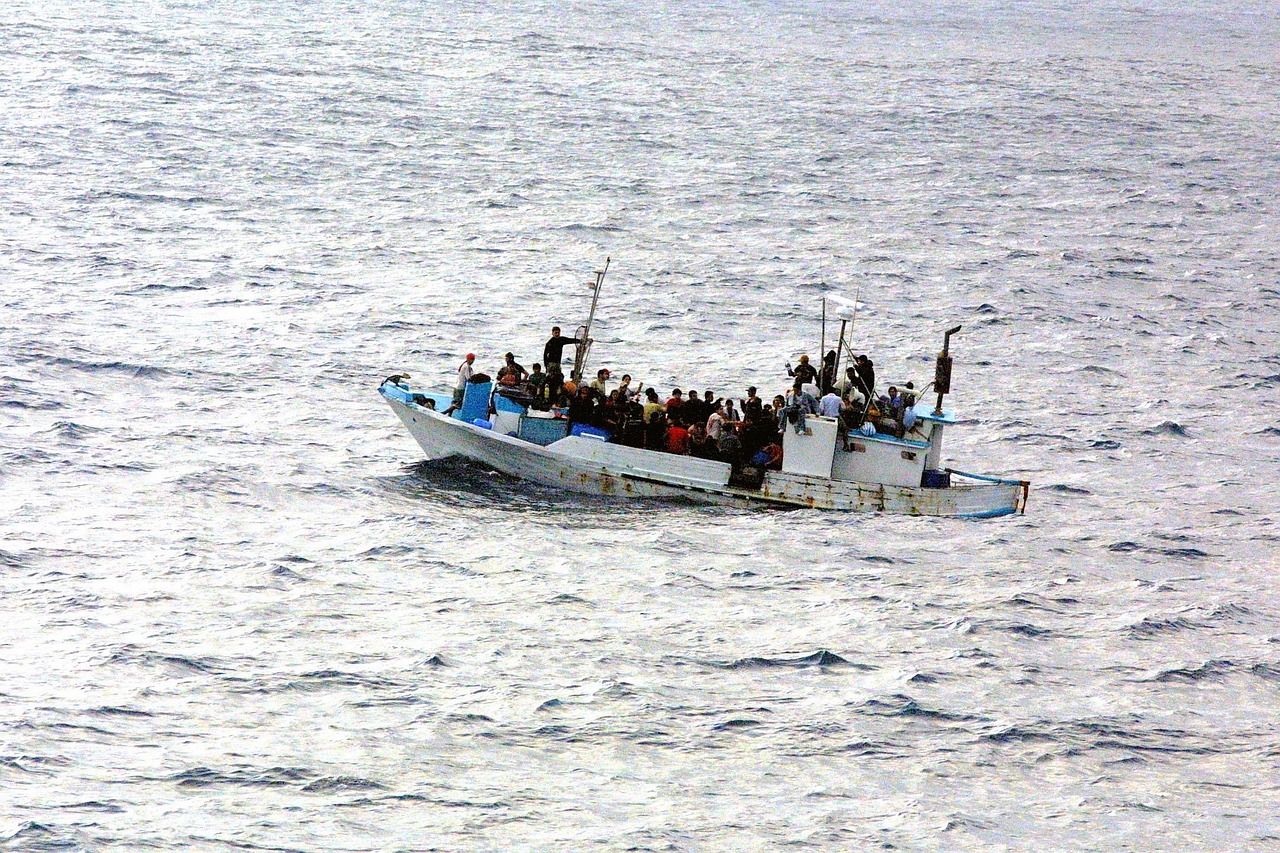 Refugees, Flüchtlinge, Sea-Watch, Such- und Rettungsorganisation, Mittelmeer, Film, Vortrag, Fotograf und Fotojournalist David Lohmüller, KAP-Kirche, Lohbrügge, Bergedorf, Bezirk Bergedorf, Hamburg