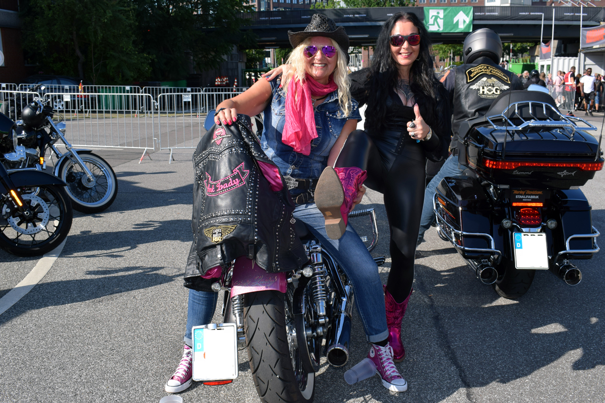 Hamburg Harley Days, Biker, Motorradfahrer, Custom Bike, Hamburg, Motoren, Chrom, Großmarkt, Event, Musik, Tattoo Area