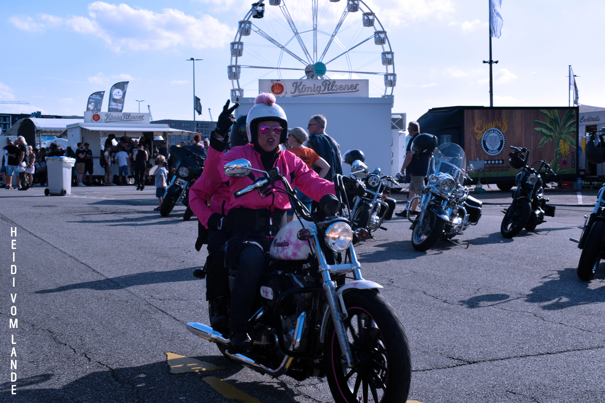 Hamburg Harley Days, Biker, Motorradfahrer, Custom Bike, Hamburg, Motoren, Chrom, Großmarkt, Event, Musik, Tattoo Area