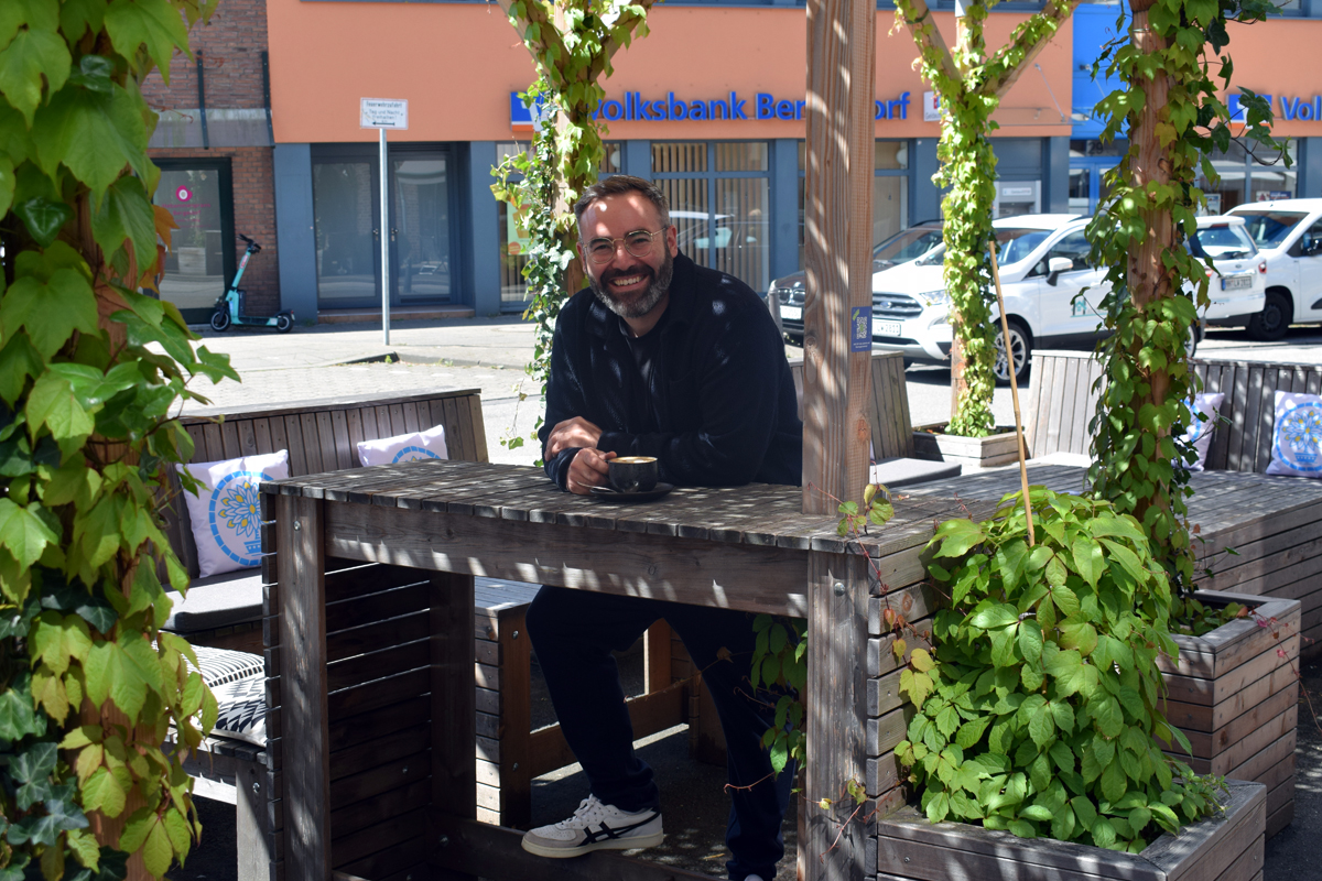 Koffeinschmiede Bergedorf, Kaffee, Espresso, Cappuccino, Spirituosen, edle Weine, Feierabend-Bier, Gemütlichkeit, Kuchen, Hausgemacht, Afterwork, Gin, Bezirk Bergedorf, Schlossstraße, Hamburg, Torben Puttfarcken