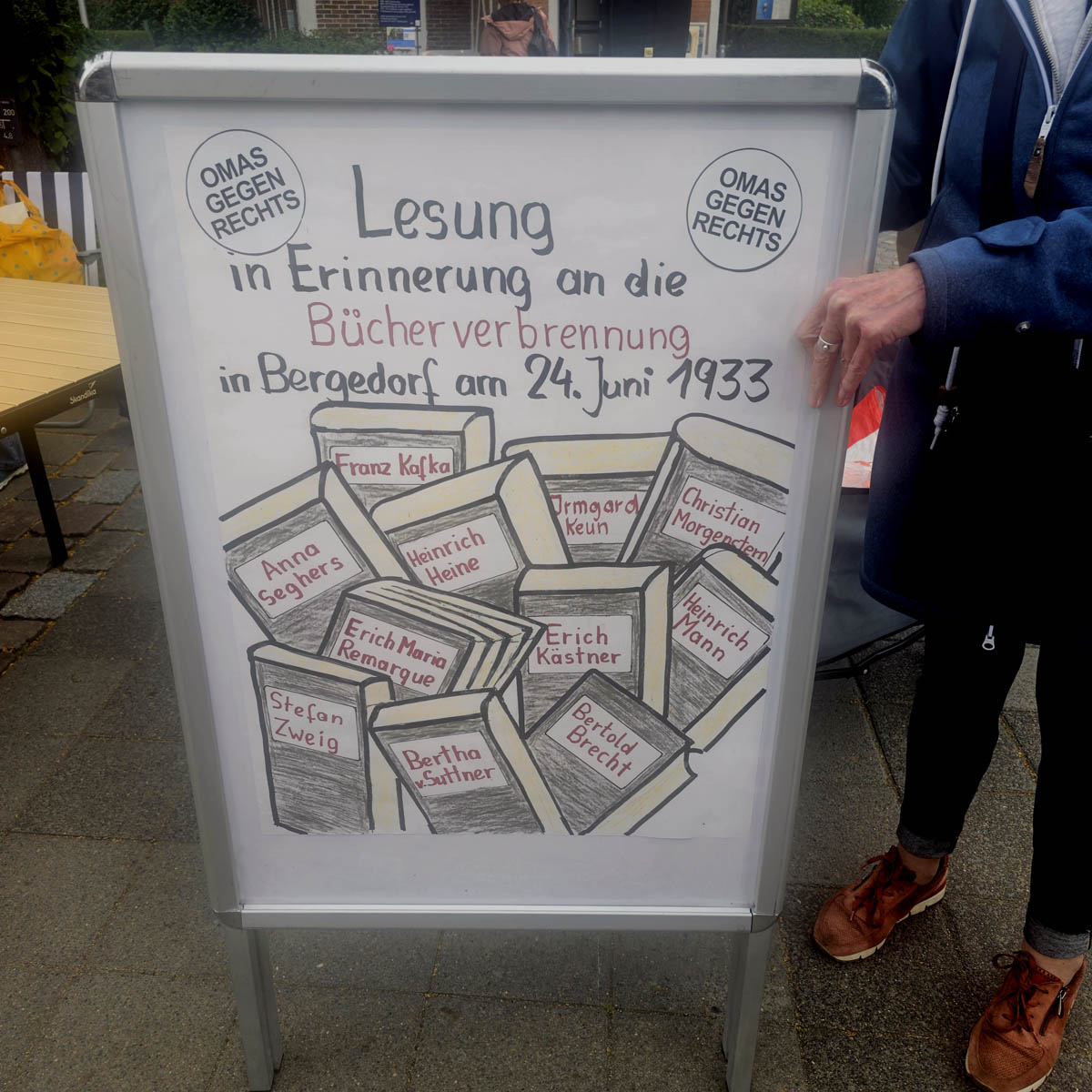 Omas Gegen Rechts, Bücherverbrennung 24. Juni 1933, Bergedorf, Angriff auf Geist und Freiheit, kulturelles Leben, Kontrolle, Nationalsozialisten