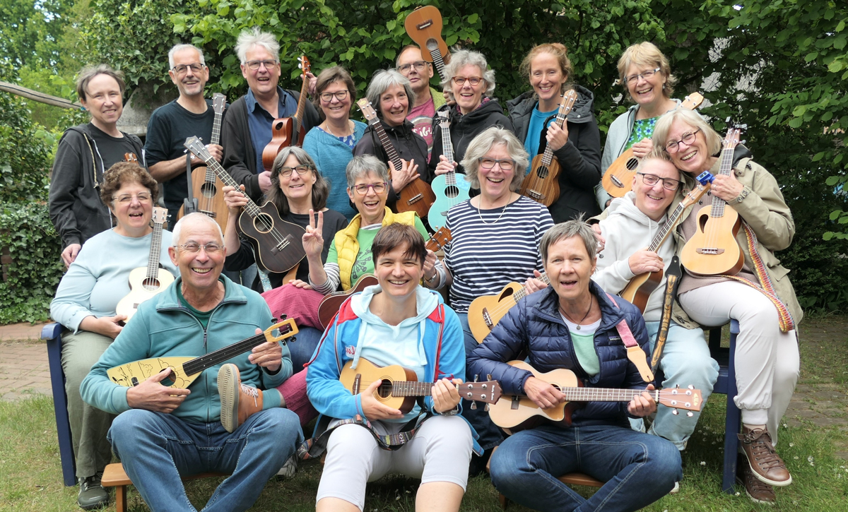 LOLA Kulturzentrum, Sommersalon, Kultur unter freiem Himmel, Reggea-Vibes, Wortgefechte, Biergarten, Bergedorf, Bezirk Bergedorf, Hamburg, Open-Air-Bühne