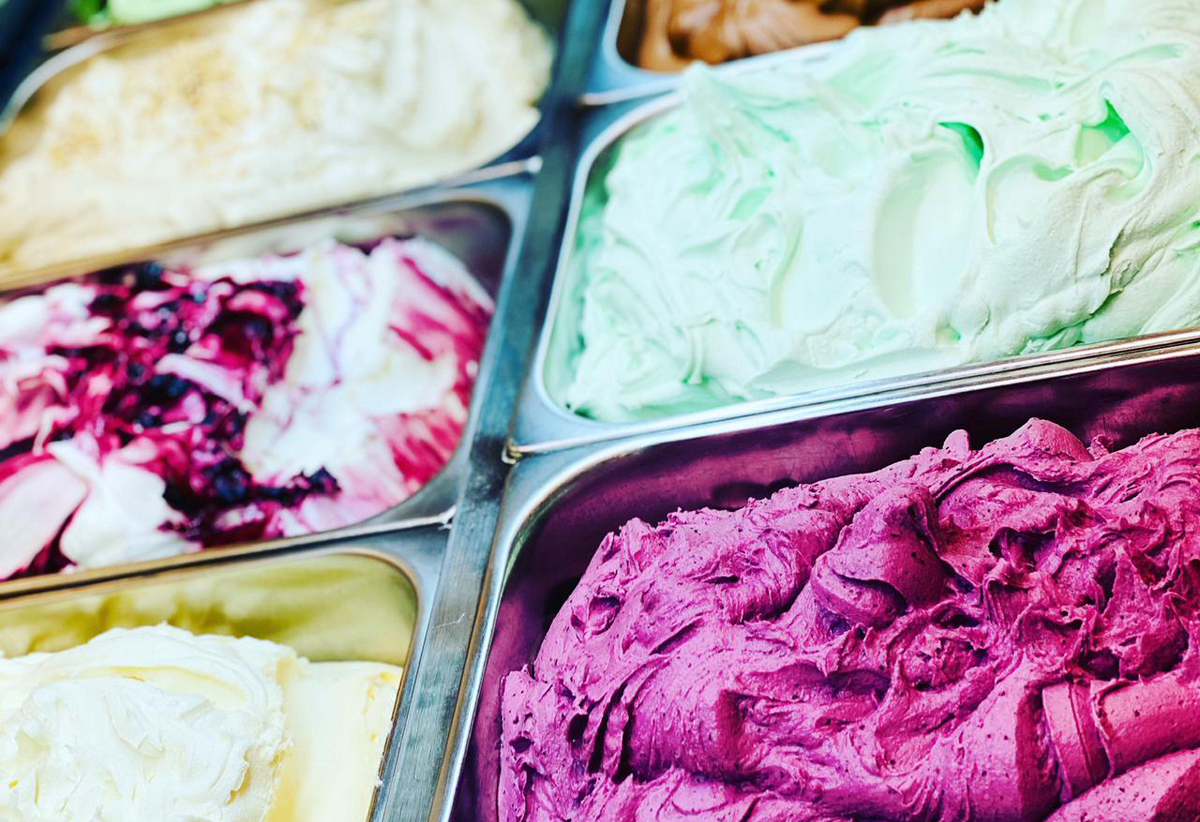 Bax Café Creme, Marktkauf-Center-Bergedorf, Bergedorfer Cafe, Eisspezialitäten, Torten, Kuchen, Kaffeezeit, hausgemacht, Eisherstellung, Marco Bax, Snacks, Spezialitäten, Hamburg, Frühstücken