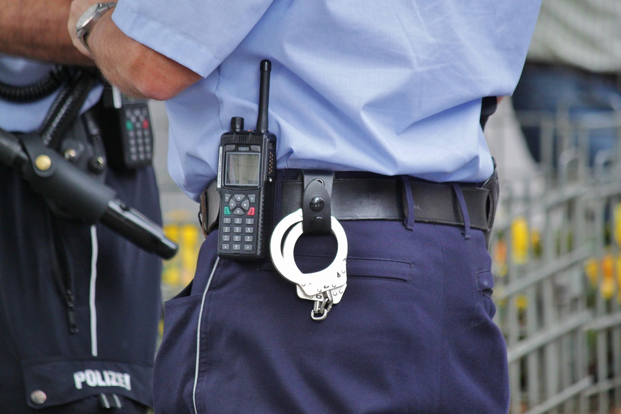 Polizei, auf frischer Tat, vorläufige Festnahme, Täter, Reihenhaus, Lohbrügge, Bezirk Bergedorf, Hamburg
