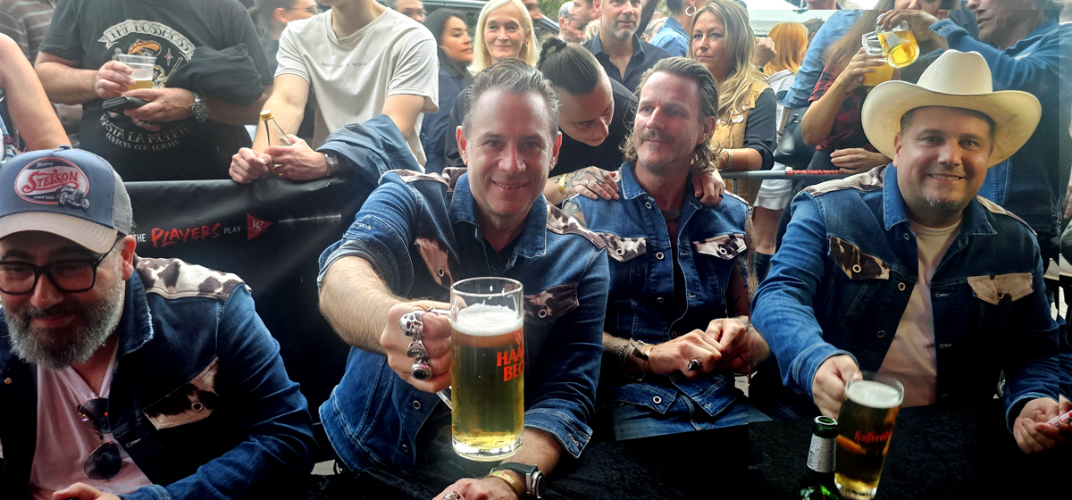The BossHoss, Clubtour „Back to the Boots“, Country-Rock-Band, Fan Release Party, Sascha Vollmer, Hoss Power, Cowboy und Indianer, Reeperbahn, Hamburg, Alec Voelkel, Boss Burns