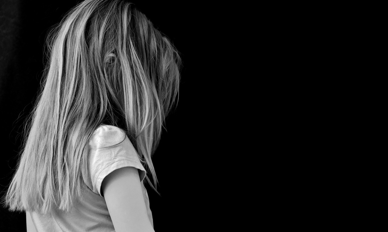 Sexualdelikt, Mädchen belästigt, Bushaltestelle, Wiesnerring, Bergedorf, Polizei, Zeugenaufruf
