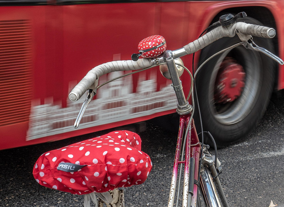 Fahrradfahrer, Linienbus, Unfall, Zeugen gesucht, Bergedorf