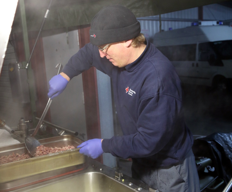 Erbsensuppenausschank, DRK Kreisverband Bergedorf, Aktion, Bahnhofsvorplatz, Treffpunkt