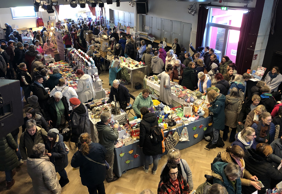 Handarbeitsmesse, LOLA, Handwerk, NĂ€hen, Stoffe, Heidi vom Lande, Blog, Der Blog aus und fĂŒr Bergedorf, Hamburg, Bergedorf erleben, regionale Tipps, Veranstaltungen, Kultur, Kunst, Musik, Mode, Restaurant, GaststĂ€tten, SehenswĂŒrdigkeiten, AusflĂŒge, Info, Konzert, Literatur, Lesung, Bar, Kneipe, Tourismus, Shopping, Veranstaltungshighlight, Tourismus-Infos, Stadtteile, SehenswĂŒrdigkeiten