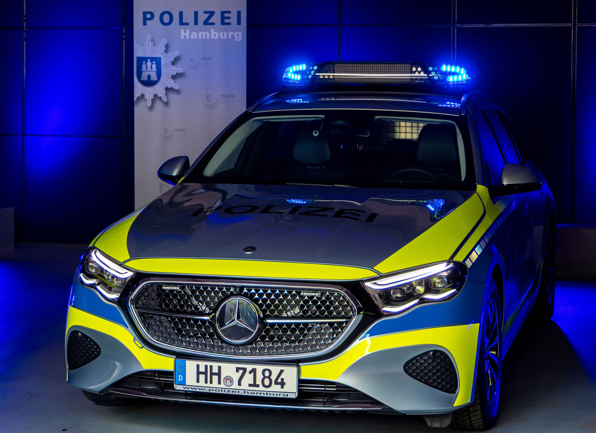 Polizei Hamburg, Peterwagen, Blaulicht, Hingucker, Sichtbarkeit, Präsenz,  blaues LED-Licht, Polizeiautos