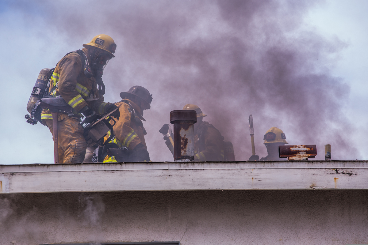 Feuer, Mehrfamilienhaus, Osterrade, Lohbrügge, Großeinsatz, Rettungsdienst, Bezirk Bergedorf