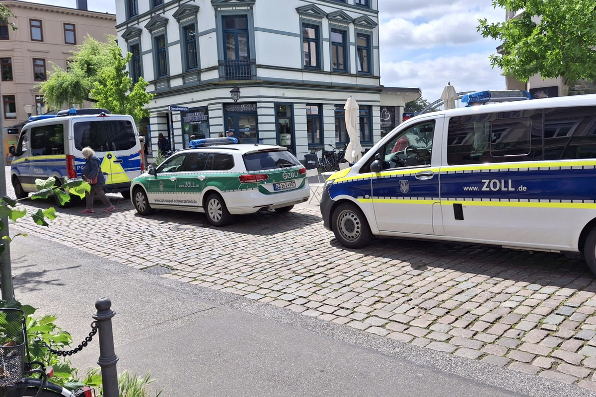Kontrolle, Schwarzarbeit, Zoll Hamburg, Goldene Schere, Barbershops, Bergedorf