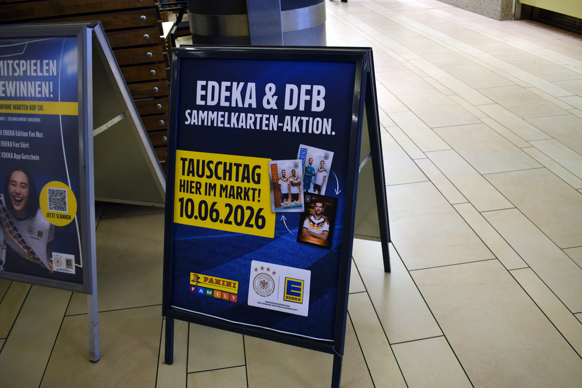 Marktkauf-Center-Bergedorf, EDEKA, Einkaufen, Einkaufscenter, WM, Fußball, Weltmeisterschaft, Fan-Artikel, Fanshop, Bergedorf, Lohbrügge, Sammelkarten